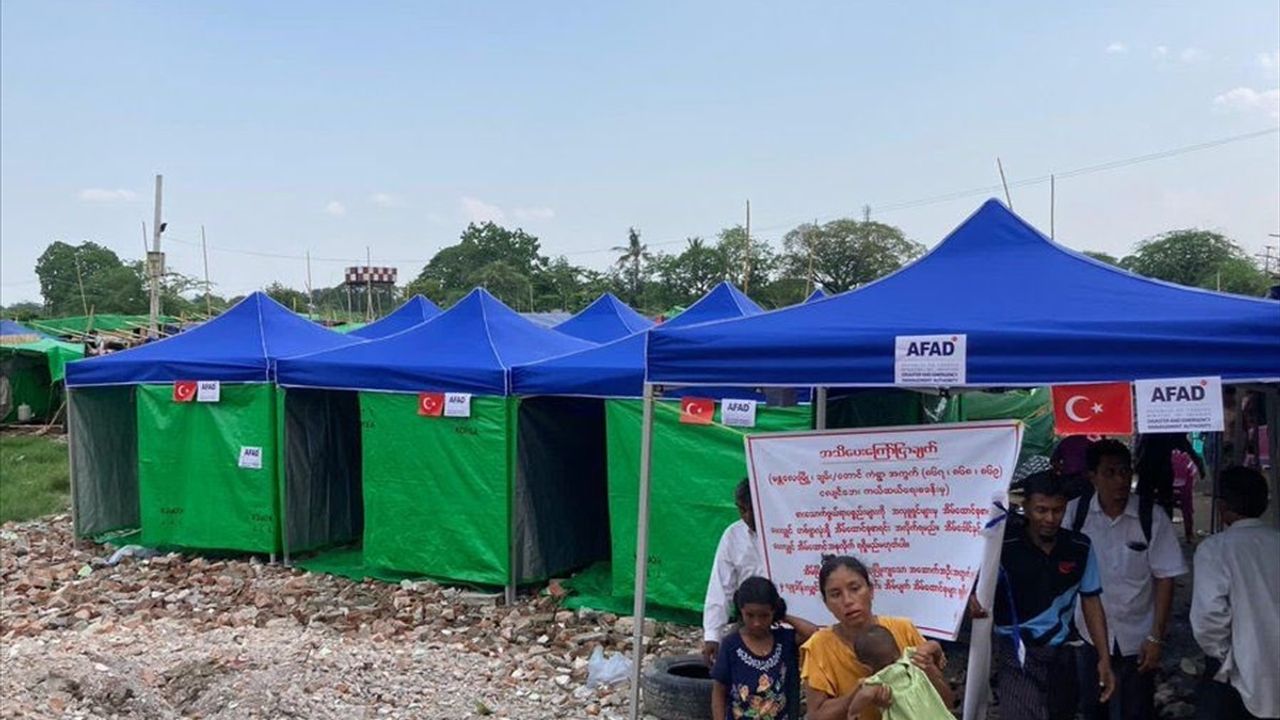 Türkiye, Myanmar'daki Depremzedelere Yardım Ulaştırdı