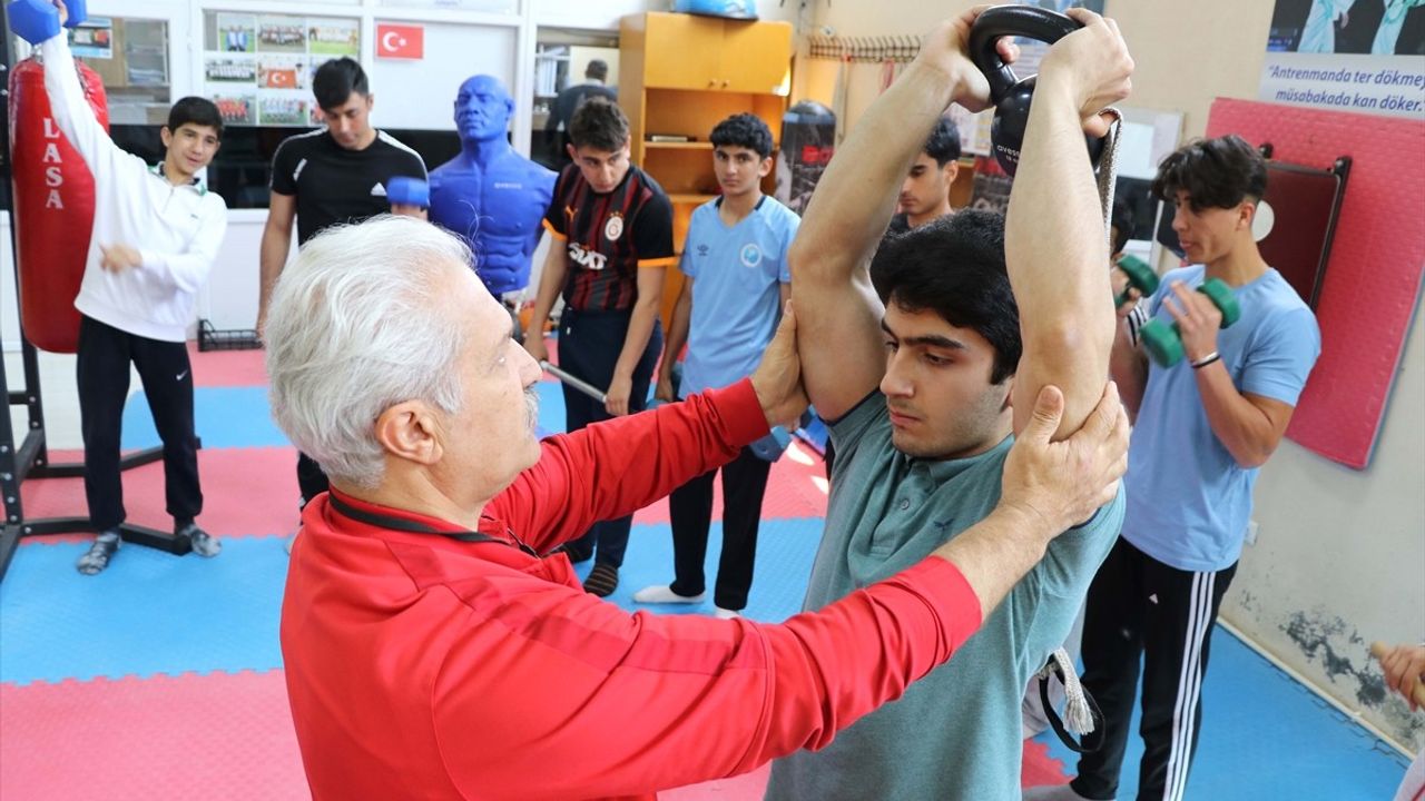 Türkiye'nin Genç Bilek Güreşi Şampiyonu Yakub Doğan'ın Hedefleri