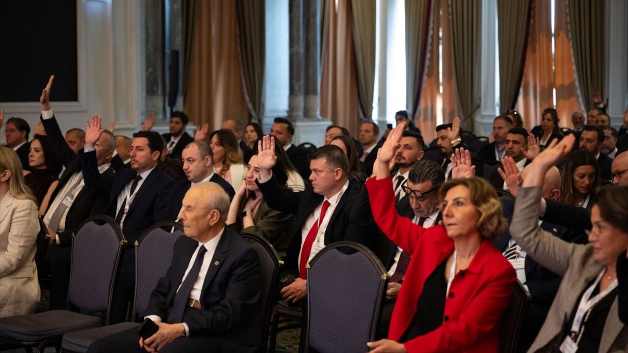 TÜROB 25. Olağan Genel Kurulu: Müberra Eresin Yeniden Başkan Seçildi