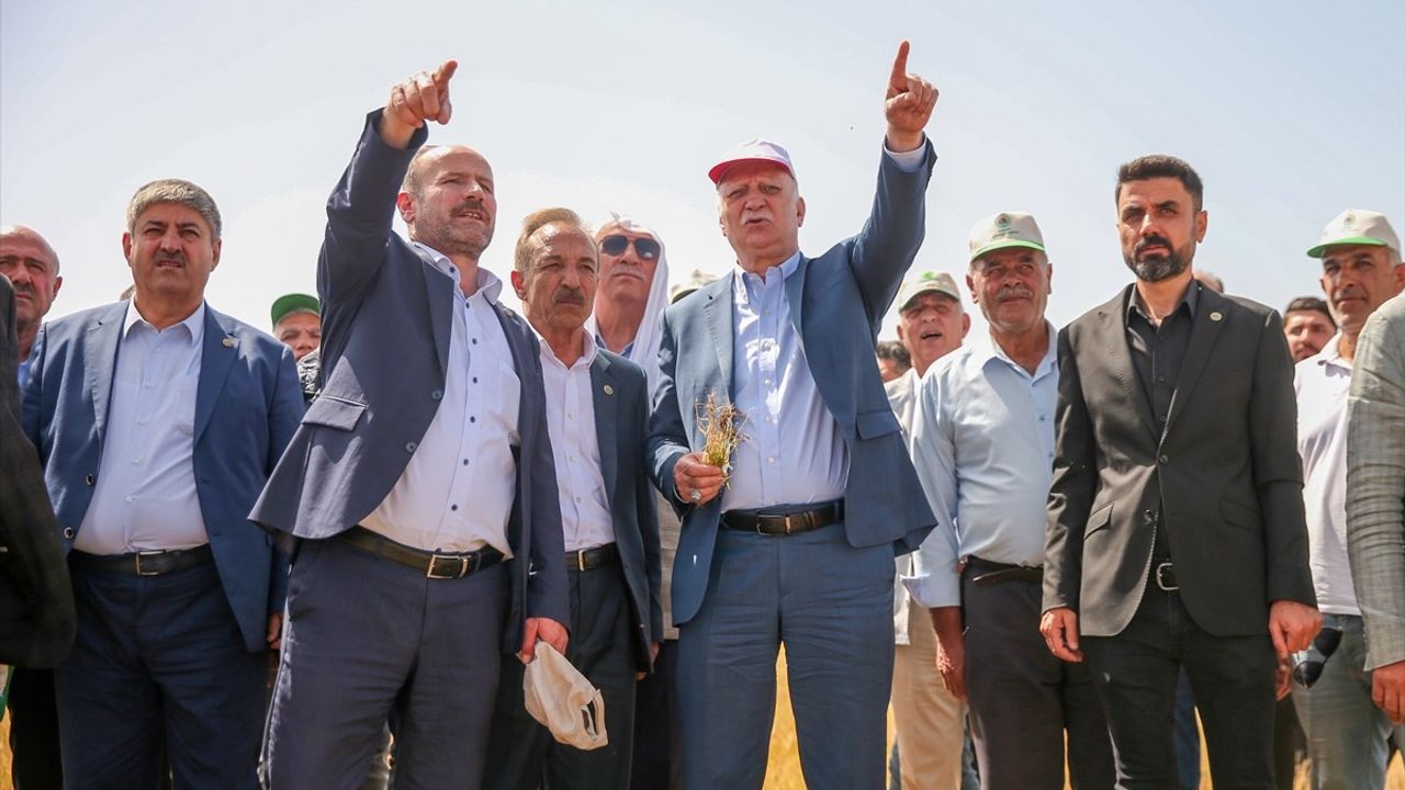 TZOB Genel Başkanı Bayraktar Kuraklıkla Mücadele İçin Diyarbakır'da İncelemelerde Bulundu
