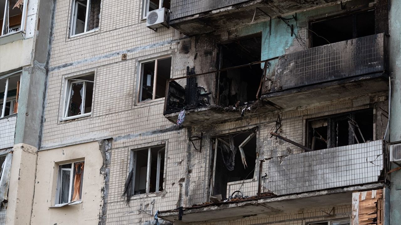 Ukrayna'da Rus Saldırısı: 14 Balistik Füze ve 250 İHA Kullanıldı