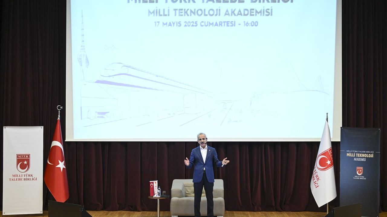 Ulaştırma ve Altyapı Bakanı Uraloğlu: Yenilikçi Projelerle Türkiye'nin Ulaşım Stratejisi