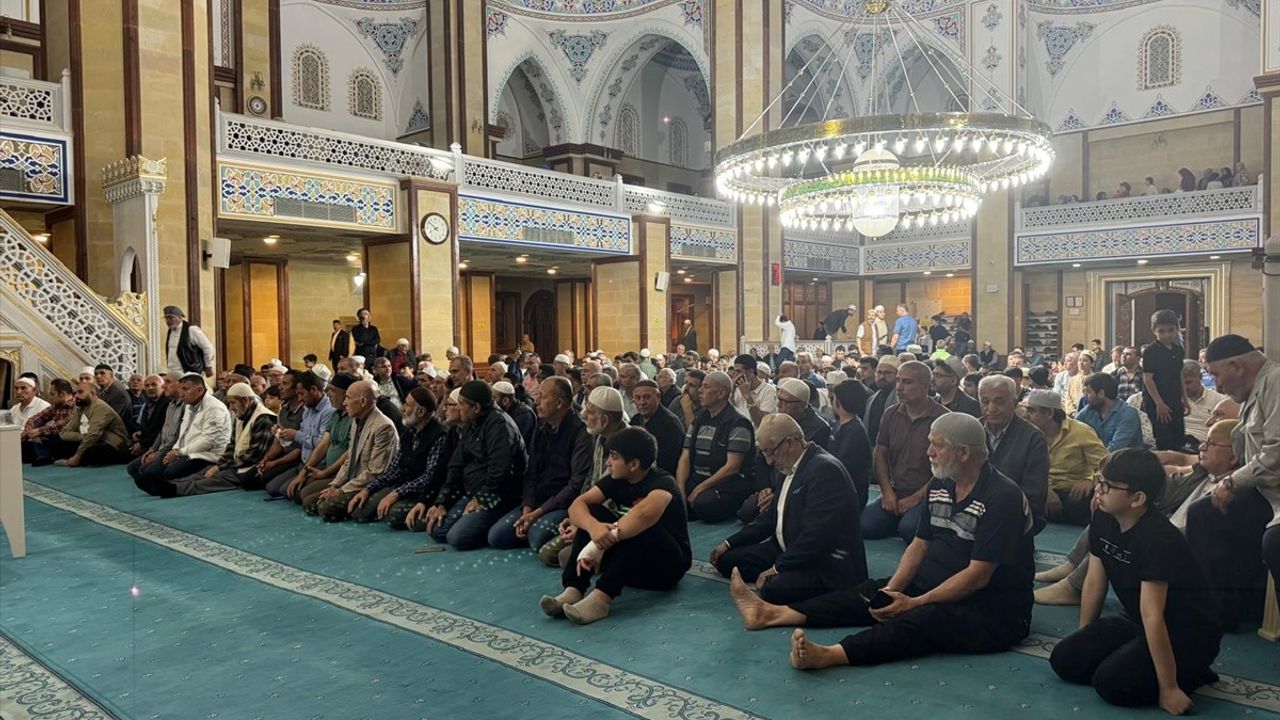 Uluslararası Kur'an-ı Kerim Yarışması Birincileri Adana'da