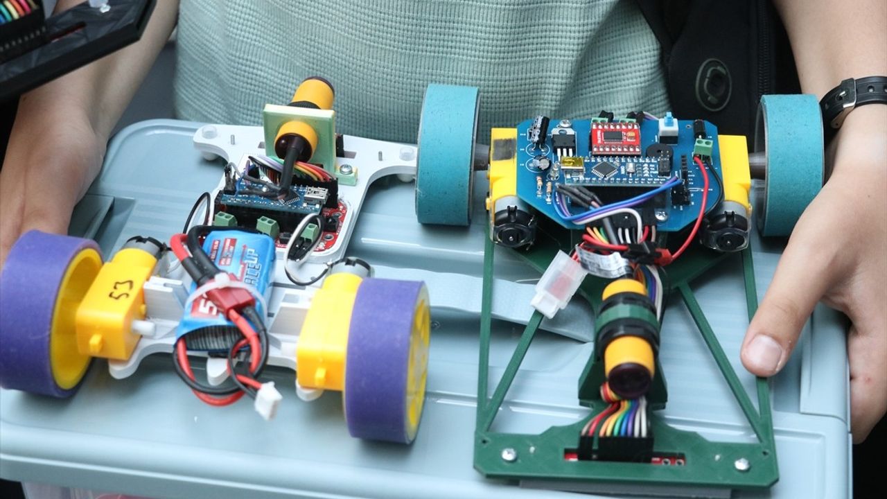 Uluslararası MEB Robot Yarışması'nda Heyecan Dorukta