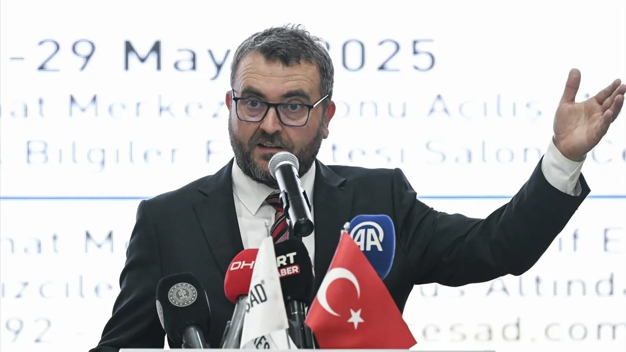 Uluslararası Sezai Karakoç Sempozyumu'nda Mesajlar ve Anlamlı İfadeler