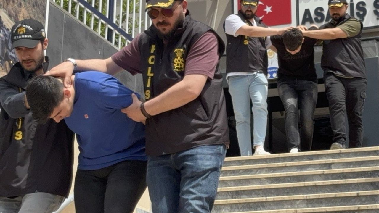 Üsküdar'da Fırına Silahlı Saldırı: 2 Zanlı Yakalandı
