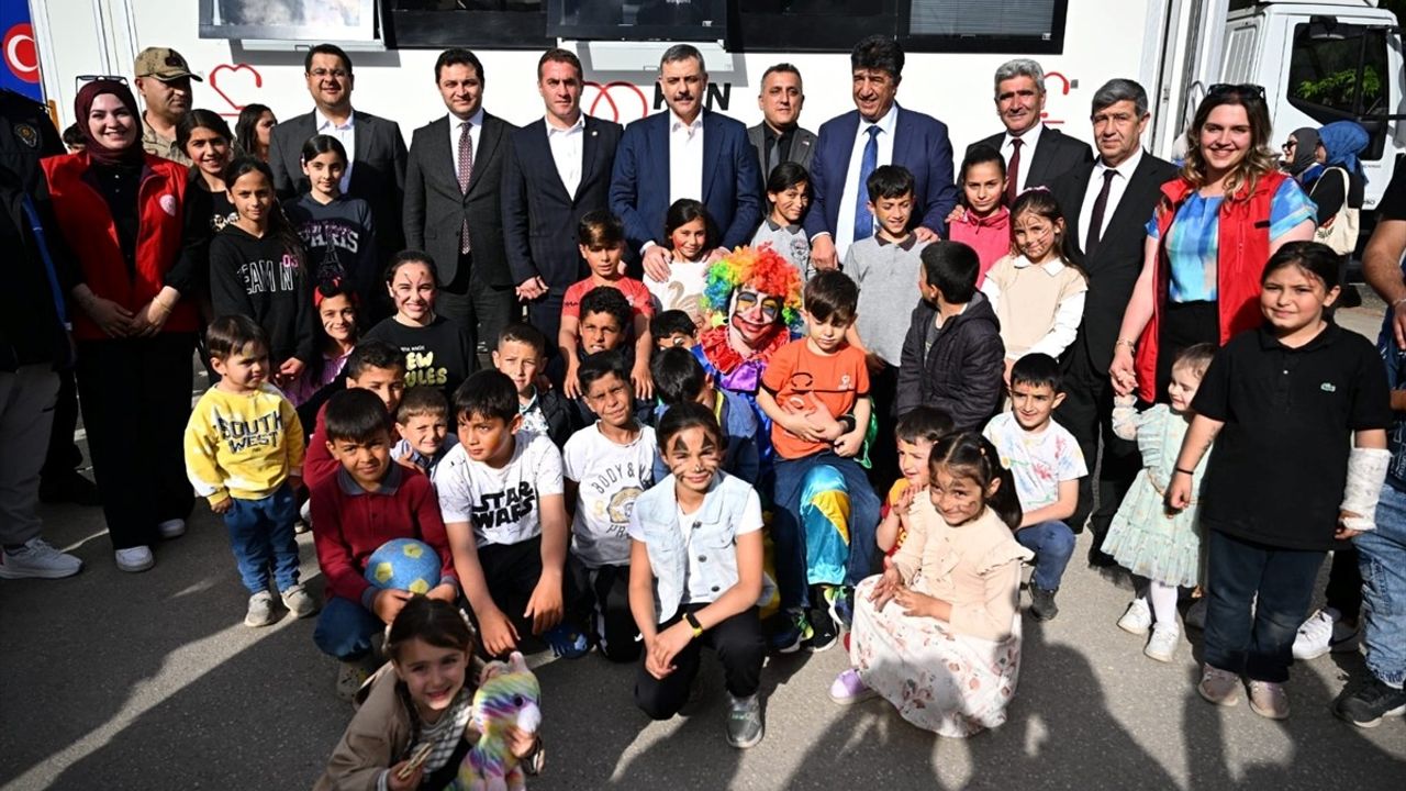 Vali Mustafa Çiftçi, Türk Kızılay'dan Altın Madalya ile Ödüllendirildi