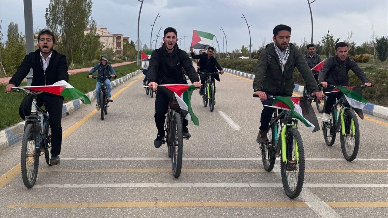 Van'da Bisikletli Protesto ile Filistin'e Destek