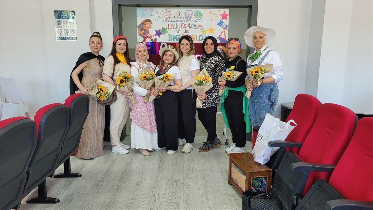 Velilerden Tiyatro ile Sevgi ve Saygı Dersi