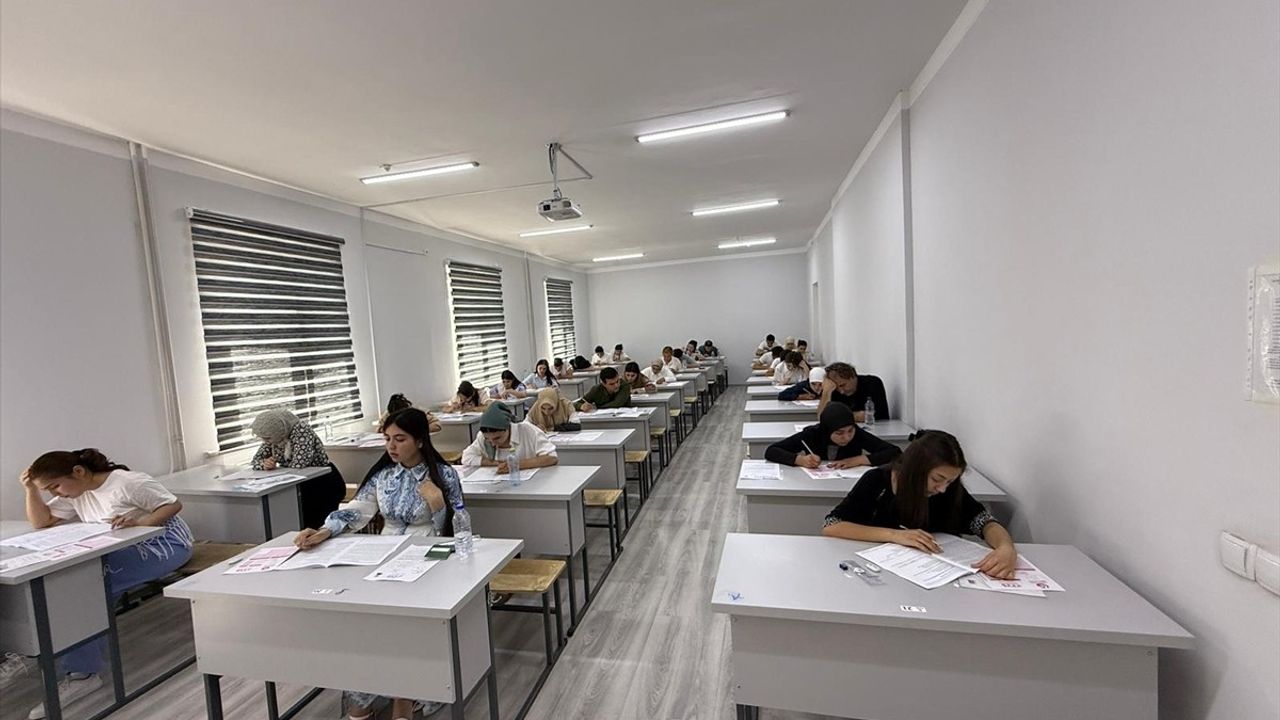 Yunus Emre Enstitüsü Türkçe Yeterlik Sınavı Özbekistan'da Yapıldı