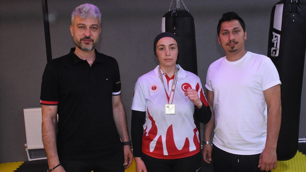 Zayıflamanın Yanında Şampiyona: Selver Aktürk’ün Muaythai Yolculuğu