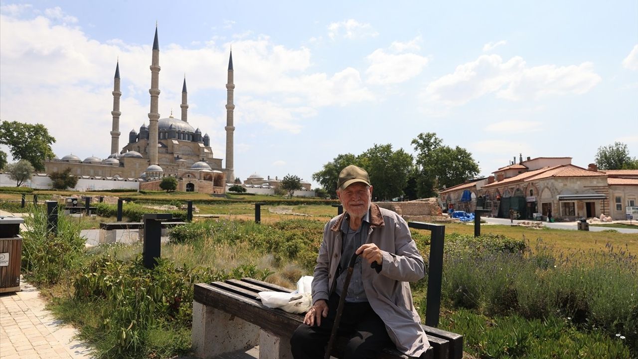 81 Yaşında Üniversite Sınavına Giren Şevki Kılıç