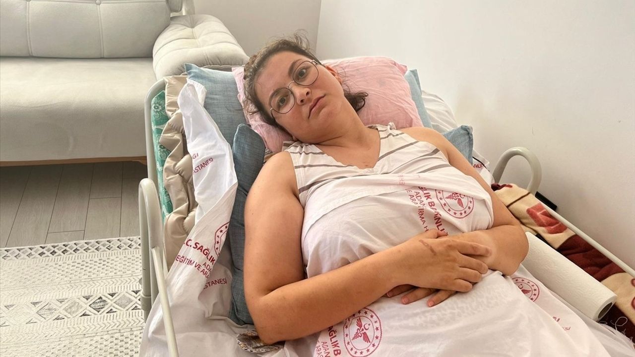 Adana'da Kadına Şiddet: Eşi Tarafından Balkondan Atıldığı İddia Edilen Dilek G. Felç Kaldı