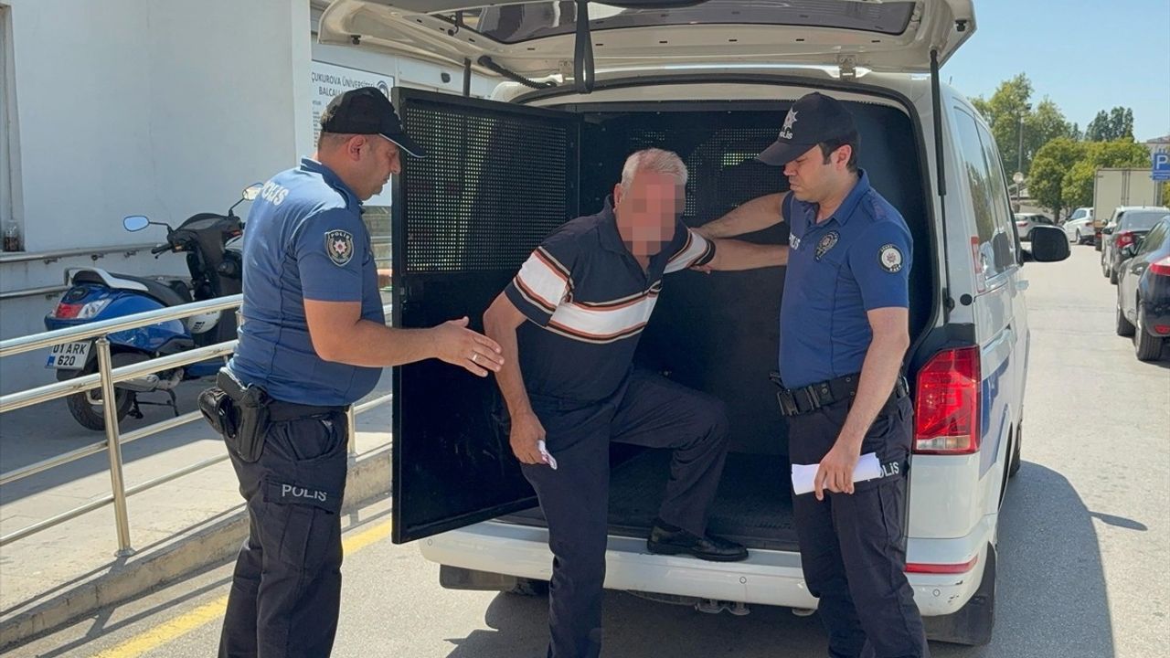 Adana'da Otobüste Uygunsuz Görüntü Skandalı: Emekli Hakim Gözaltına Alındı