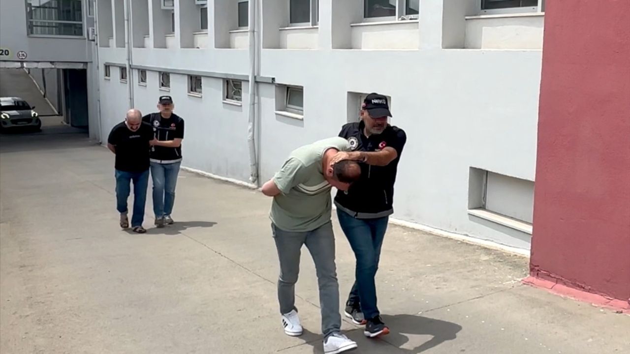 Adana'da Uyuşturucu Operasyonunda 2 Tutuklama