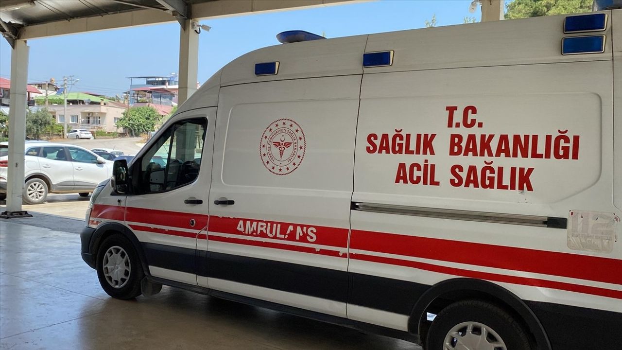 Adana İmamoğlu’nda Orman Yangını: Devrilen Arazözle İki Kişi Yaralandı