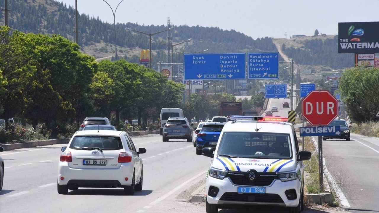 Afyonkarahisar'da Bayram Döneminde Trafik Yoğunluğu