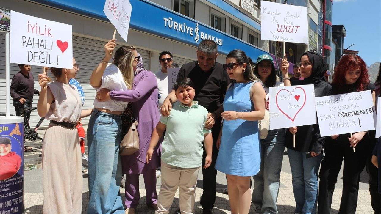 Ağrı'da DMD Hastası Çocuğa Destek İçin Kermes Düzenlendi