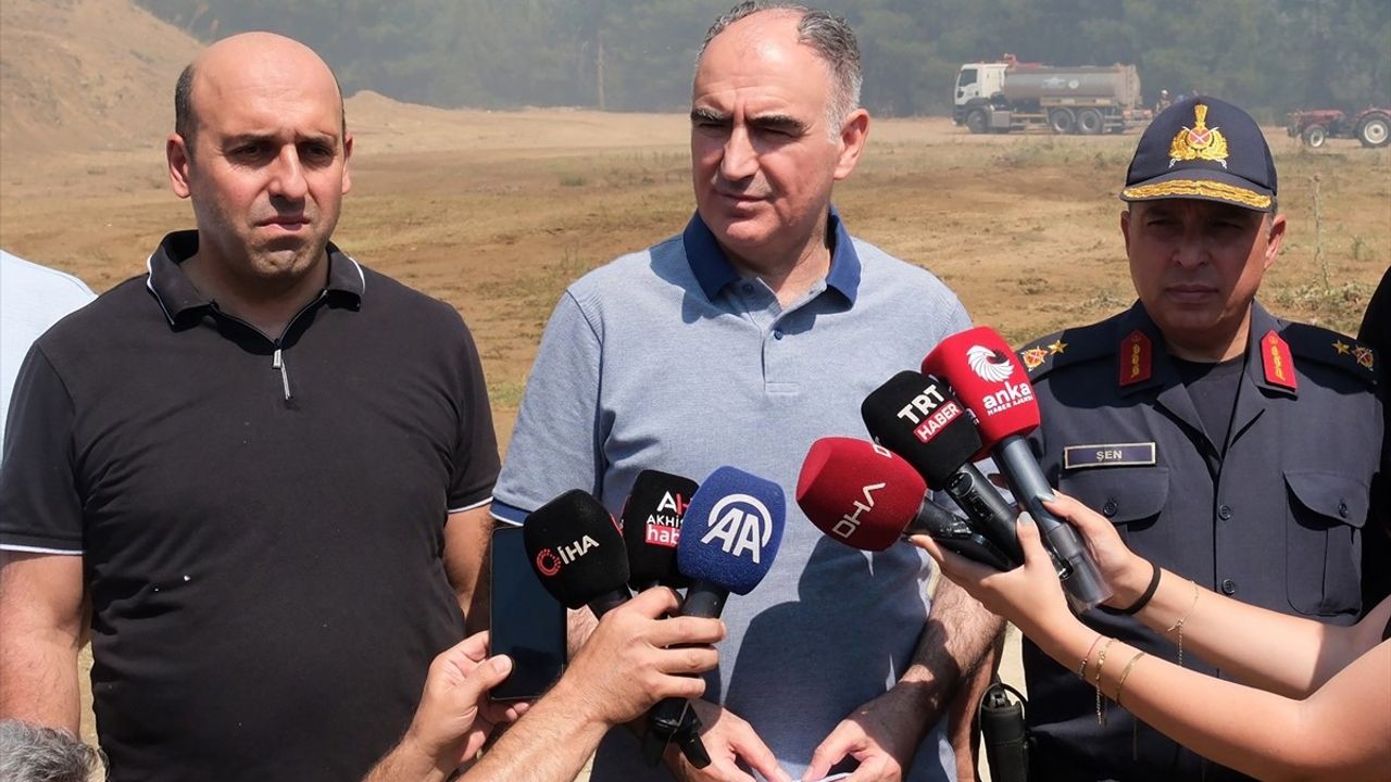Akhisar'da Orman Yangını: Yerleşim Yerleri Tahliye Edildi