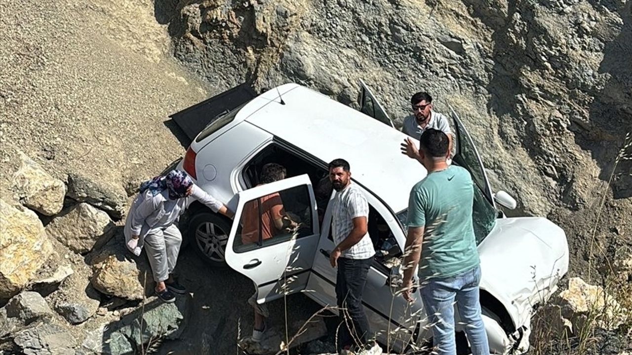 Akhisar'da Tragedi: Menfeze Düşen Otomobildeki Çocuk Hayatını Kaybetti