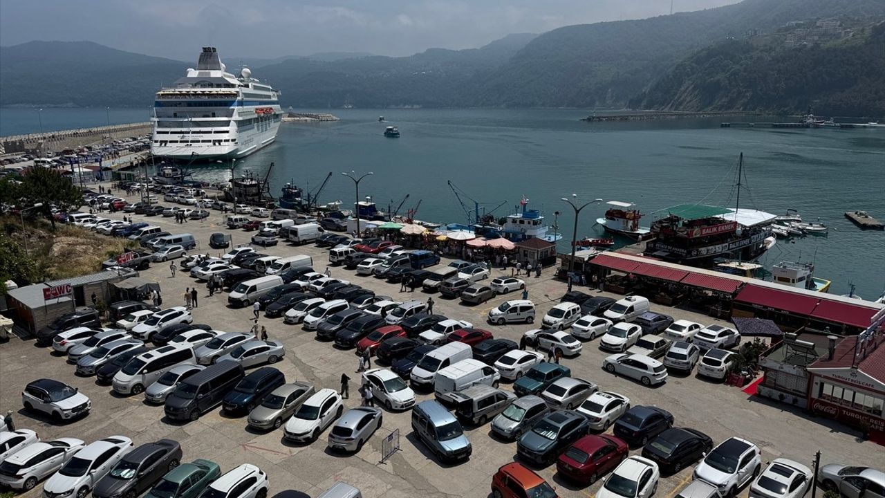 Amasra'nın Bayram Yoğunluğu: Nüfusun 10 Katı Misafir