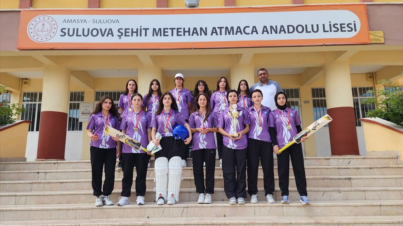 Amasya Kız Kriket Takımı'ndan Büyük Başarı