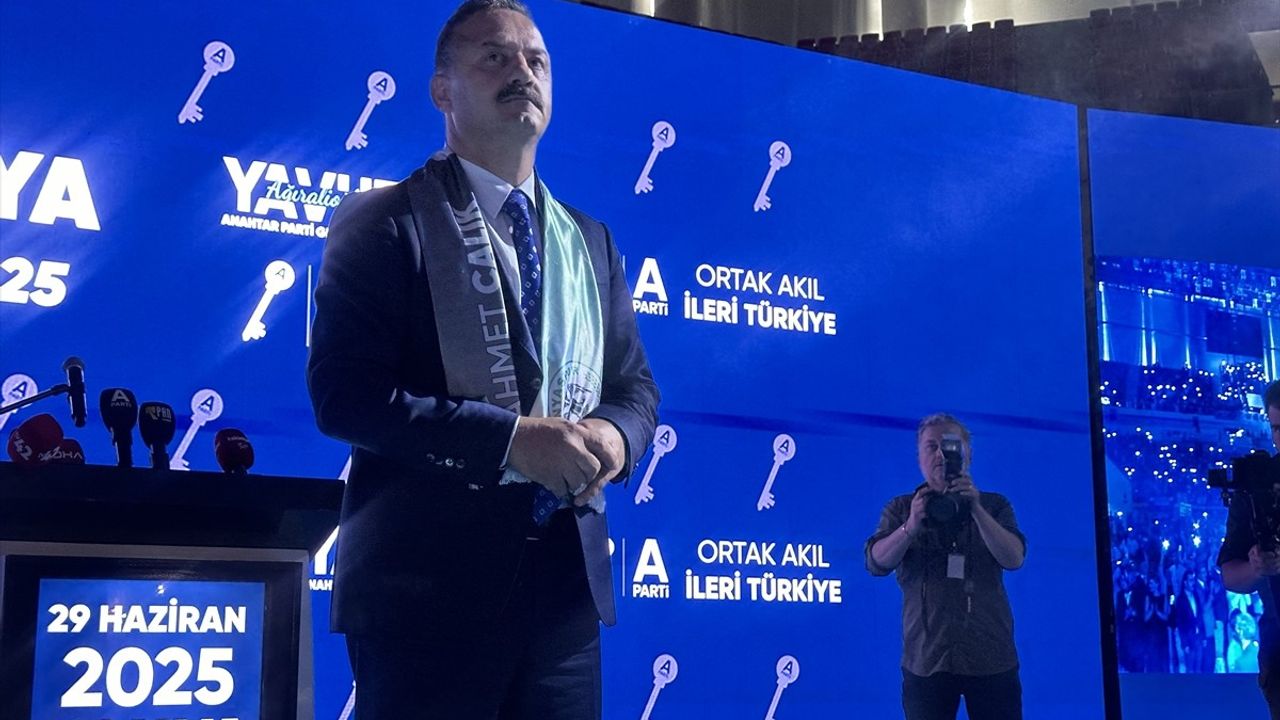 Anahtar Parti Genel Başkanı Yavuz Ağıralioğlu Konya'da Halkla Buluştu
