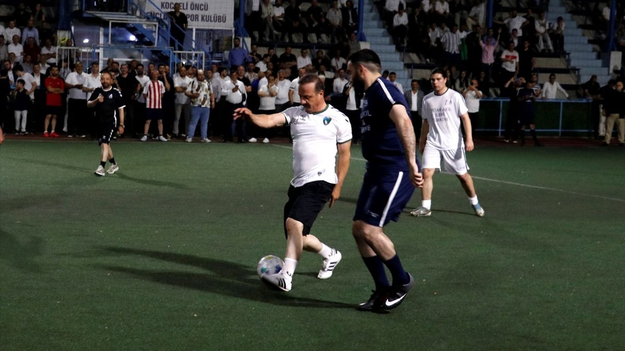 Anahtar Parti Lideri Ağıralioğlu Kocaeli'de Futbol Oynadı