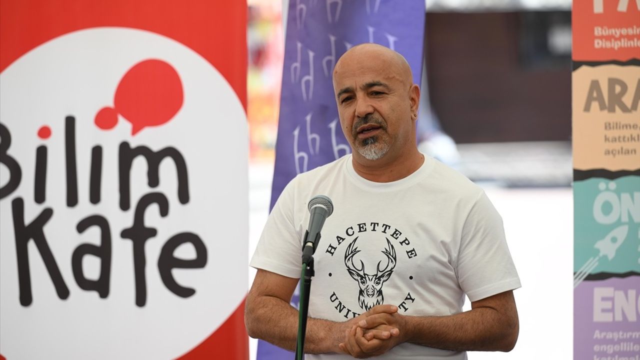 Ankara'da Bilim Kafe Etkinliği: Çocuk, Aile ve Eş İlişkileri