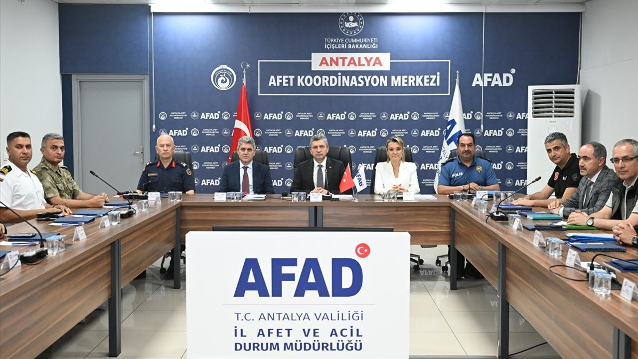 Antalya'da 2025 Yılı İl Afet ve Acil Durum Toplantısı