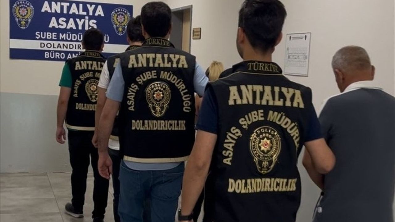 Antalya'da Sahte Altın Skandalı: 2 Zanlı Tutuklandı