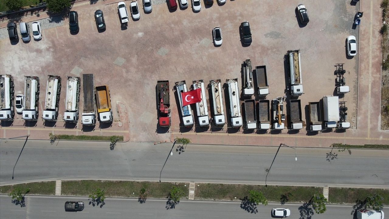 Antalya'da Sahte Belge ile Araç Tescil Eden 4 Şüpheli Yakalandı