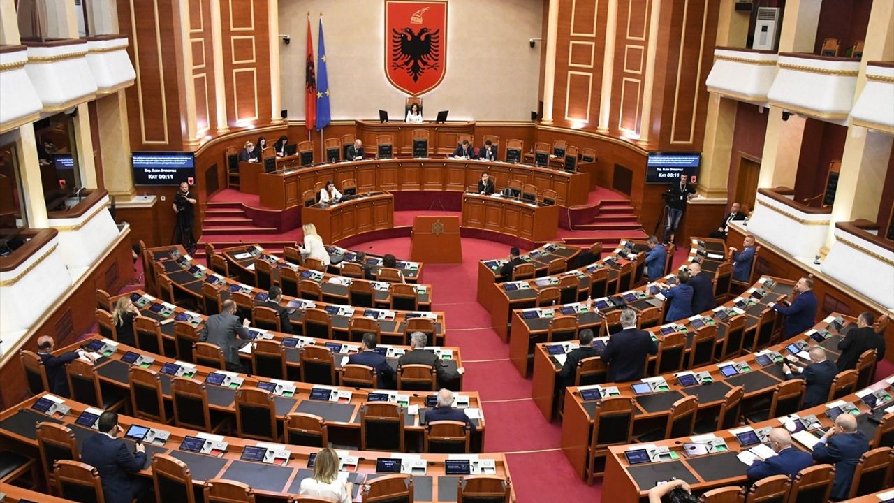 Arnavutluk Meclisi'nden Ukrayna ile Güvenlik Anlaşmasi