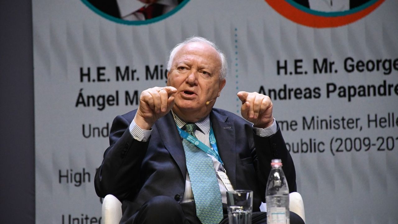 Arnavutluk'ta Avrupa-Akdeniz Diyaloğu Forumu Devam Ediyor