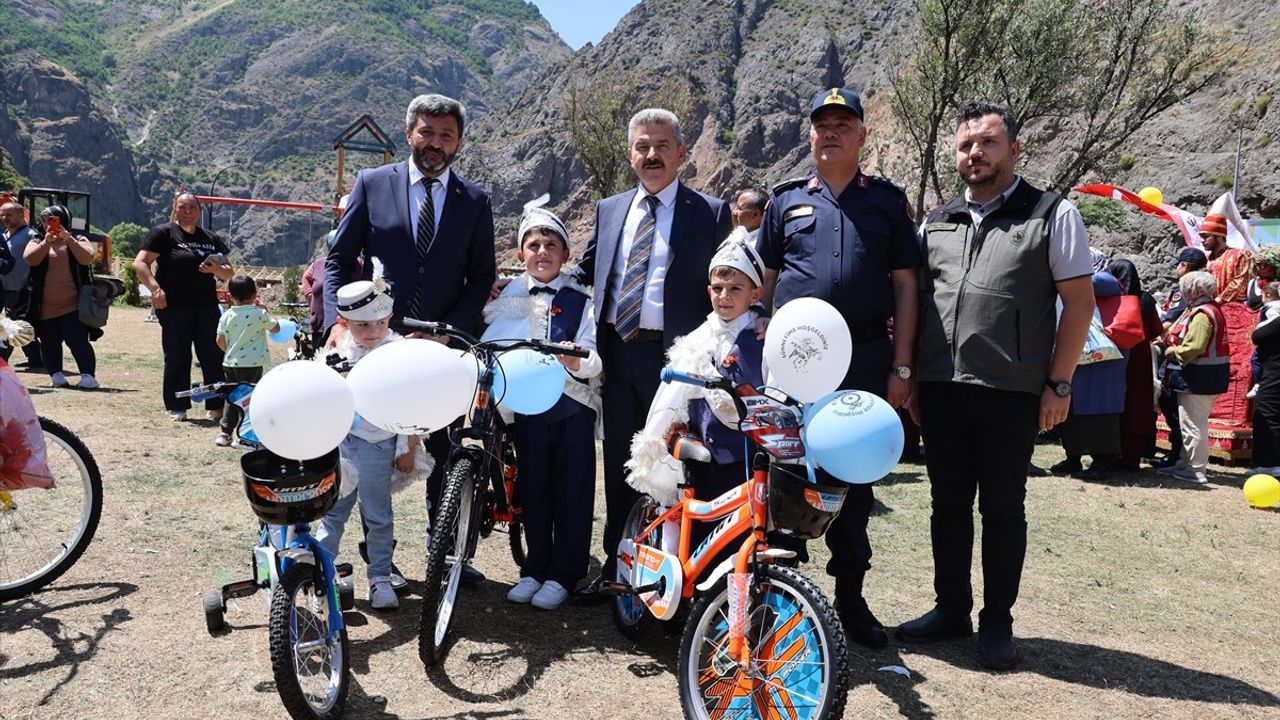 Artvin'de Sünnet Şöleni Renkli Görüntülere Sahne Oldu