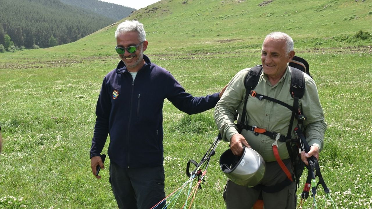 Artvin'de Yamaç Paraşütü Eğitimi Başarıyla Tamamlandı