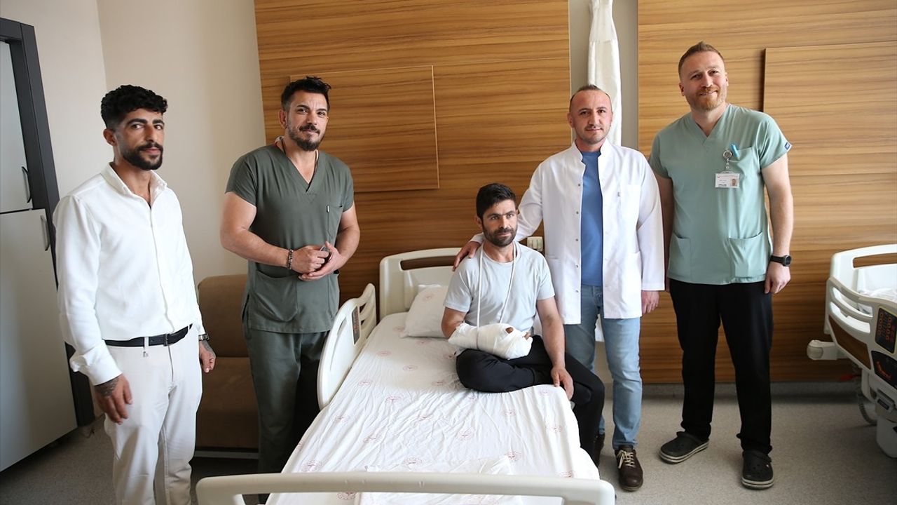 Av Tüfeğiyle Yaralanan Çobanın Eli Ameliyatla Kurtarıldı