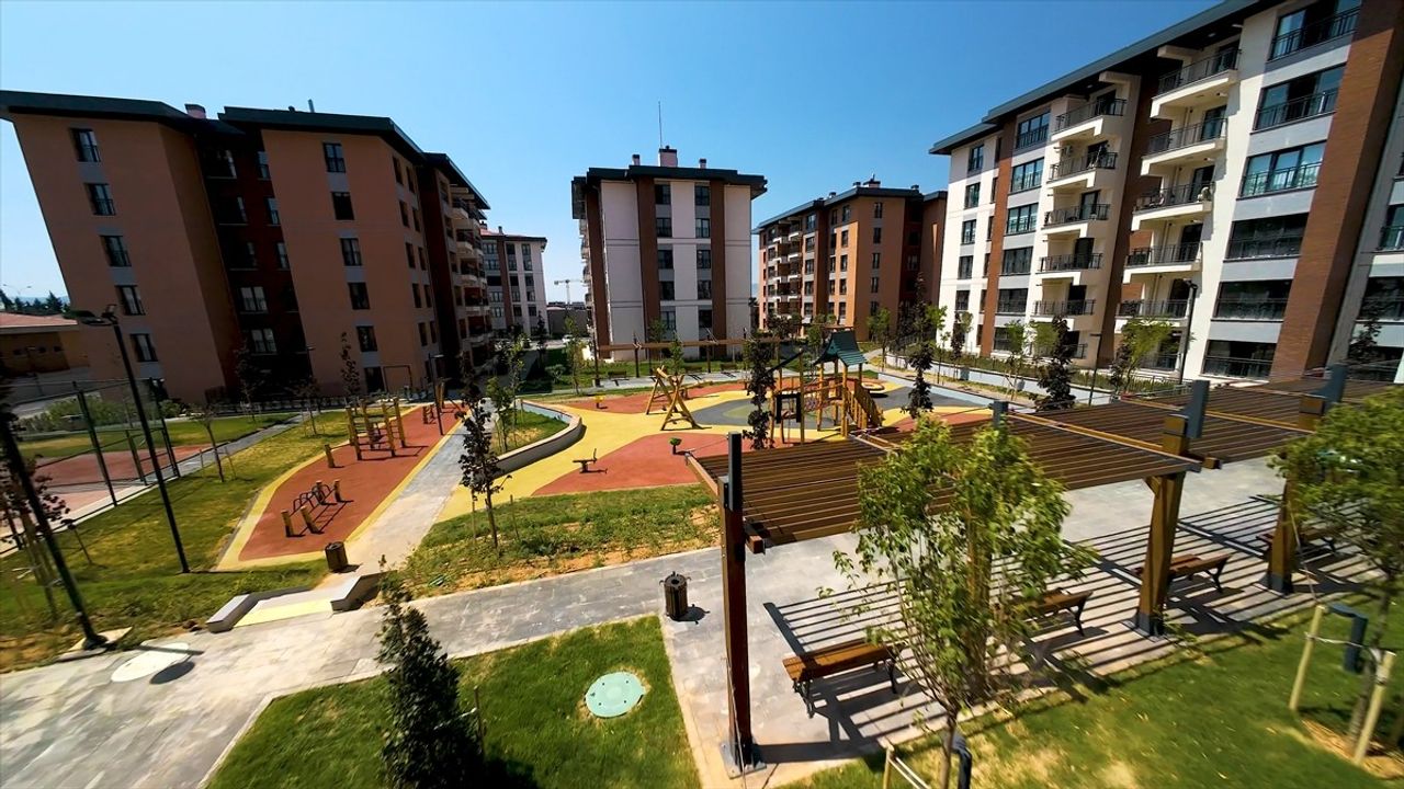 Azerbaycan Mahallesi ve Ebrar Sitesi Yeniden İnşa Edildi