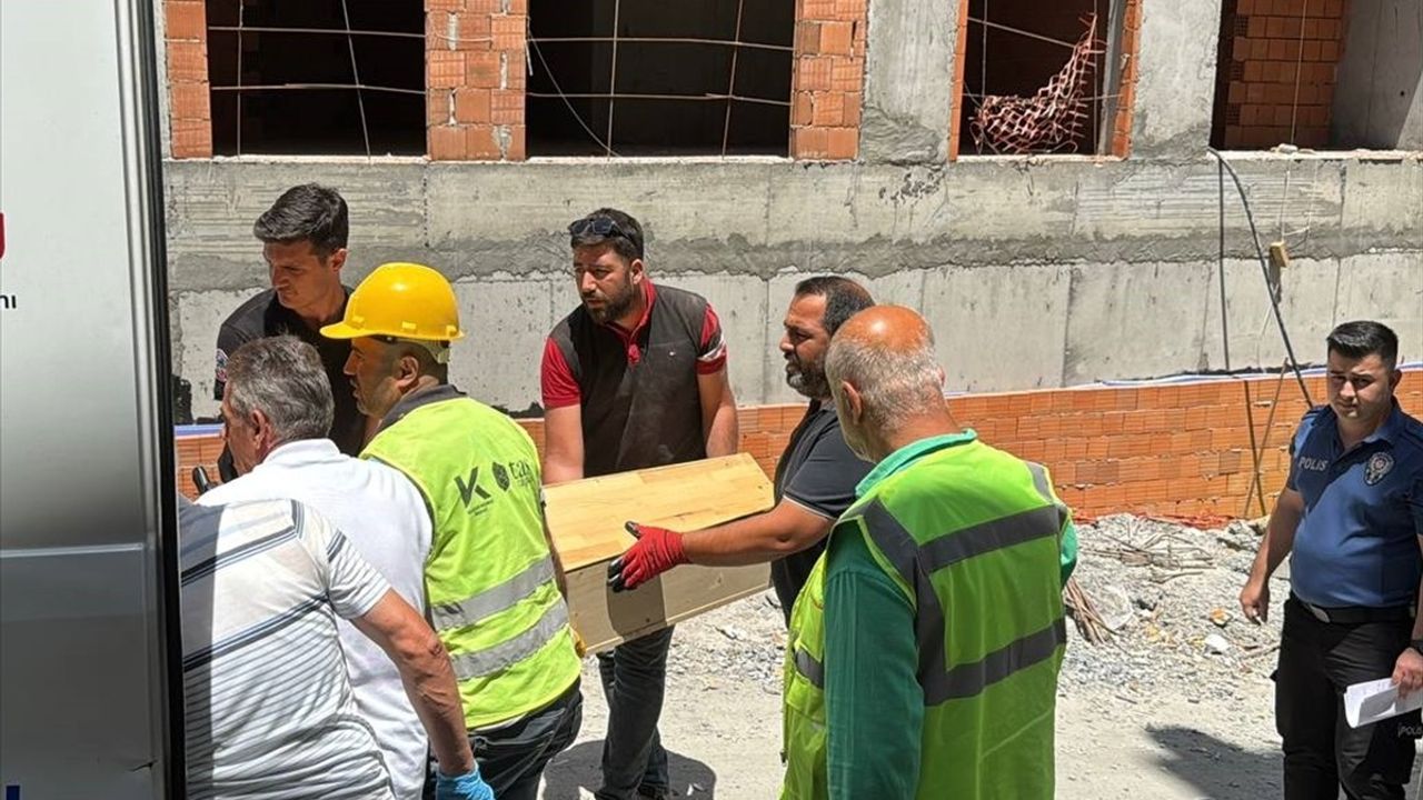 Bağcılar'da Genç Babasını Vurdu