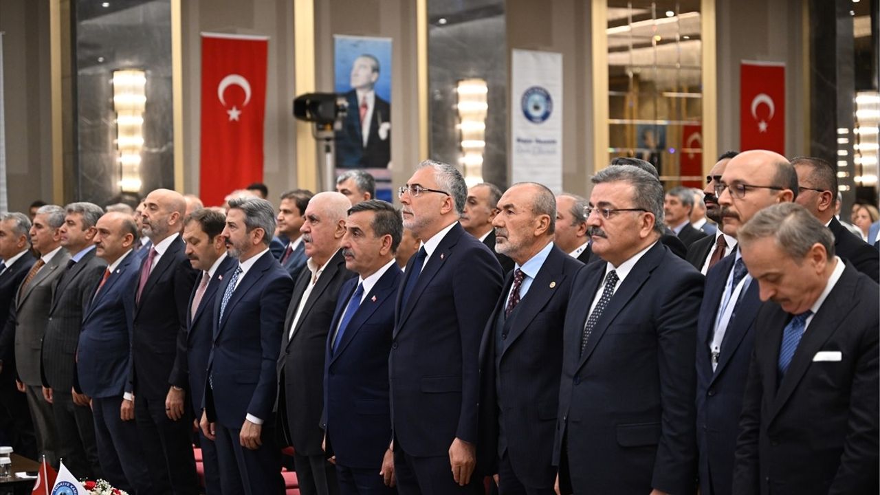 Bakan Işıkhan Kamu İşçileri İçin Zam Sürecini Değerlendirdi