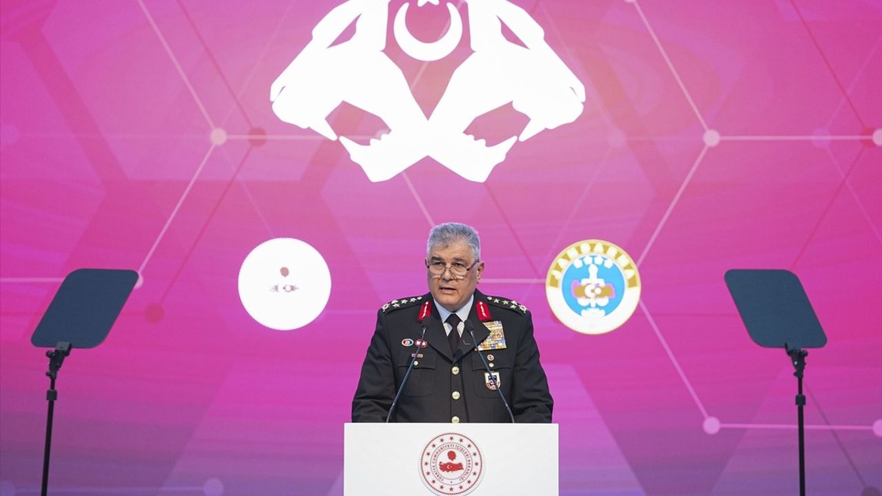 Bakan Yerlikaya'nın Siber Güvenlik Vurgusu: 5 Bin 623 Operasyon ve 8 Bin 633 Tutuklama