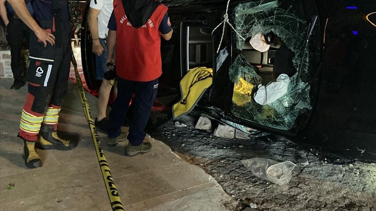 Balıkesir'de Trafik Kazası: Bir Ölü, Bir Yaralı