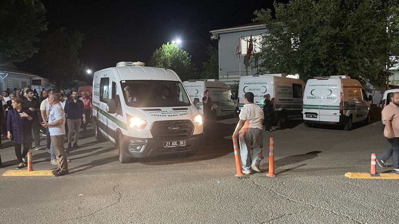 Batman'da Trafik Kazasında Hayatını Kaybeden Mimar Fesih Barut'un Cenazesi Defnedildi