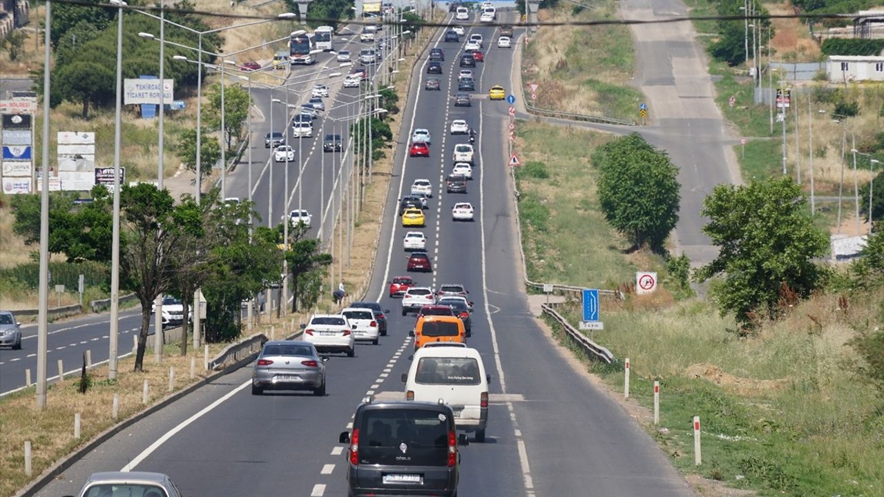 Bayram Dönüşü Tekirdağ-İstanbul Yolunda Yoğunluk Oluşturdu