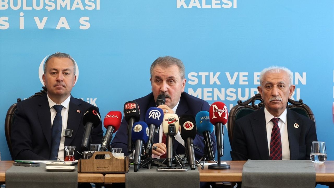 BBP Genel Başkanı Destici, Sivas'ta Barış ve Güvenlik Üzerine Konuştu