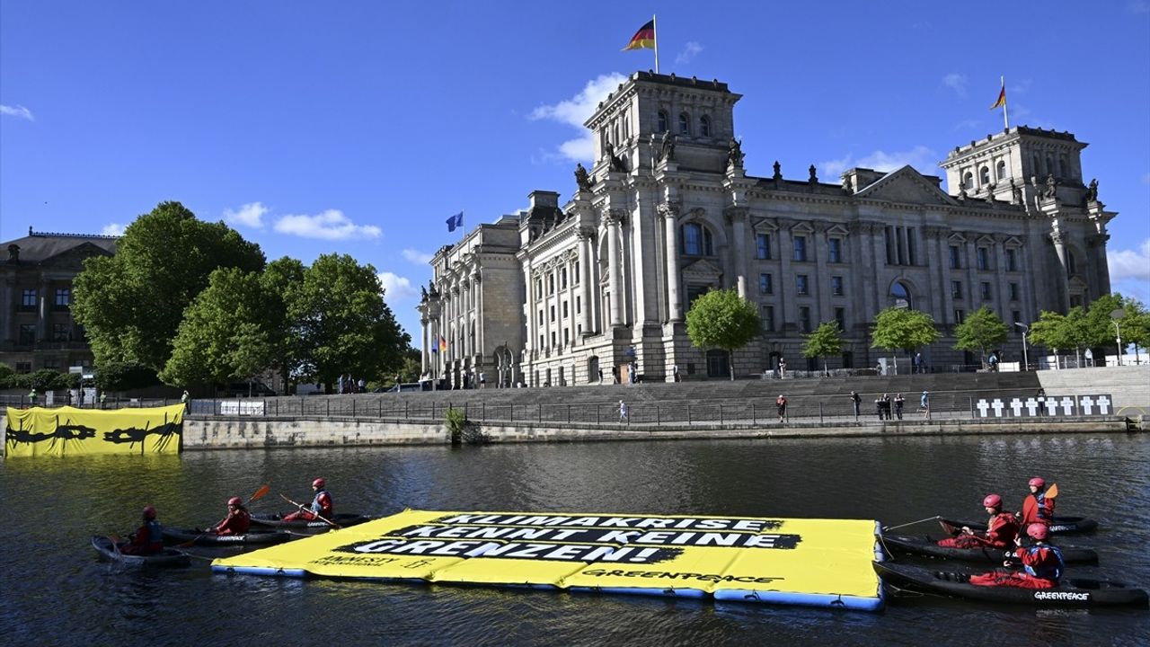 Berlin'de İnsan Hakları İçin Farkındalık Eylemi
