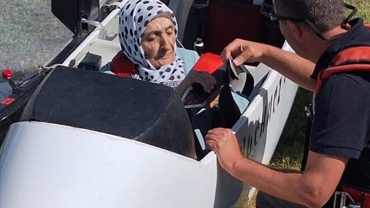 Bilecik’te Uçma Hayali Gerçekleşen 83 Yaşındaki Kadın