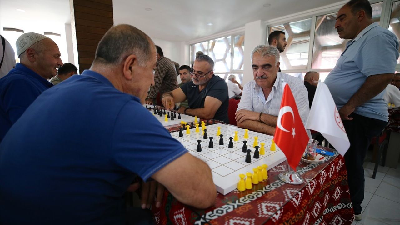 Bingöl'de 1. Uluslararası Dama Turnuvası Heyecanı