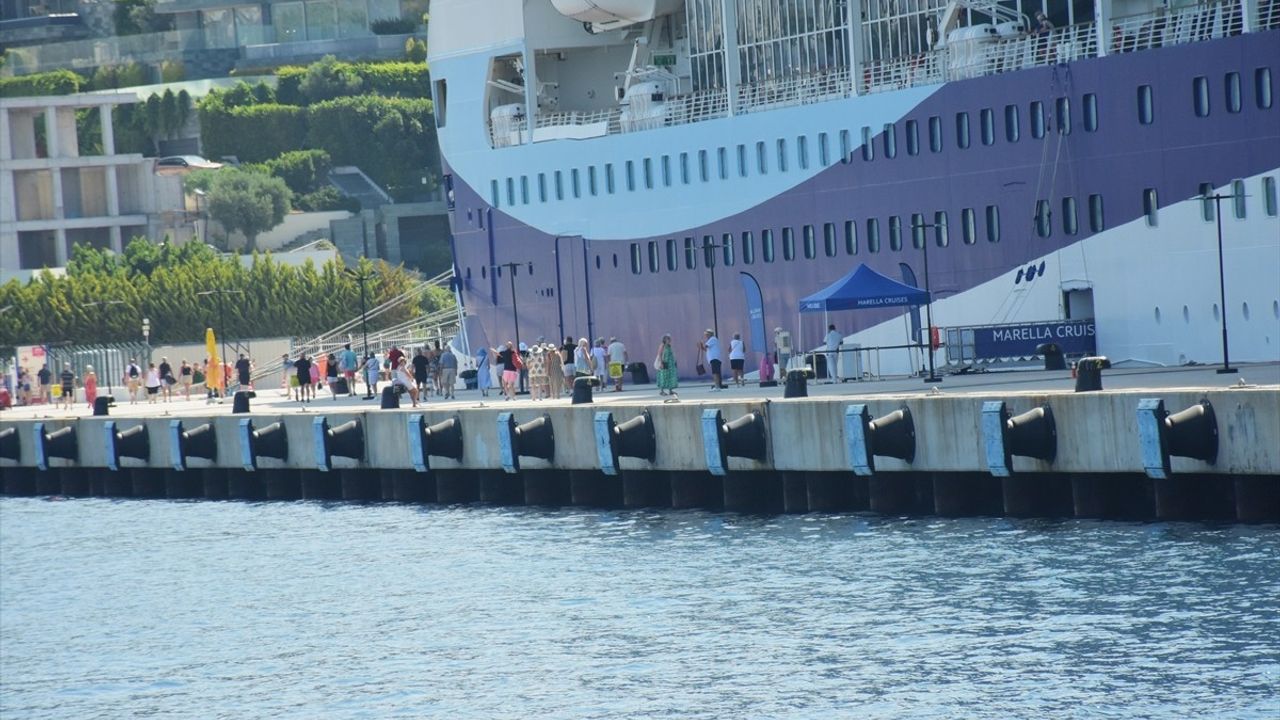 Bodrum'a Gelen Marella Discovery 2 Kruvaziyeri 1708 Yolcu Taşıdı