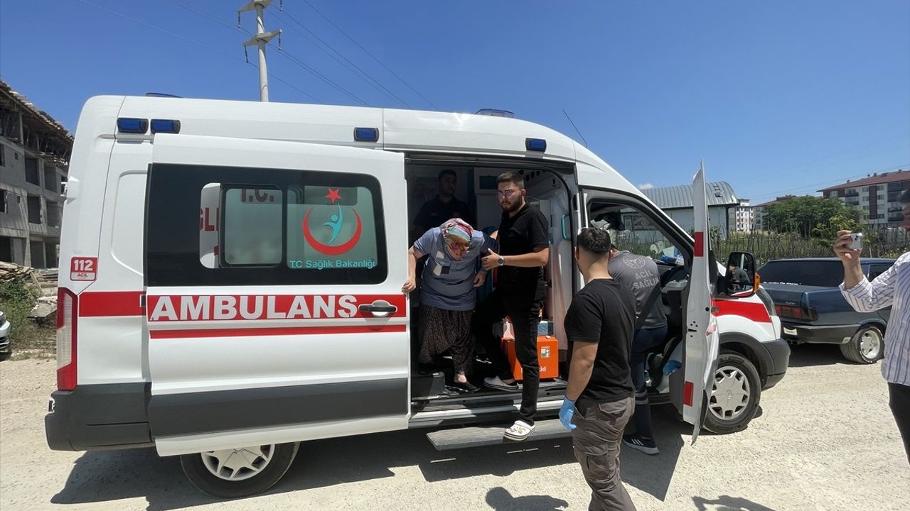 Bolu'da Yangın Söndürme Kahramanı Kadın Dumandan Etkilendi